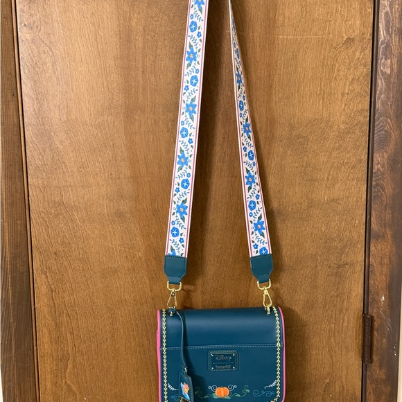 Loungefly
Disney Cinderella Storybook
Crossbody Bag Purse - Picture 2 of 6